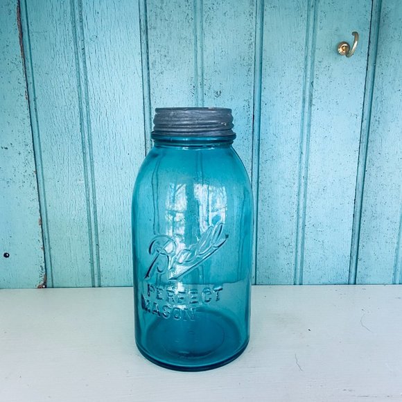 Antique Authentic Ball Mason Jar with Zinc Lid - Half Gallon 1910-1923 - Picture 4 of 11